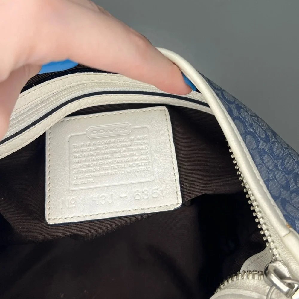 Sold Coach Icy Blue Hobo Bag EUC (Rare) - Picture 8 of 9